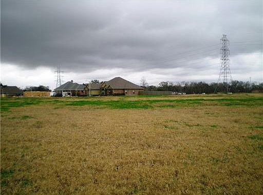 2nd image of 103 Lac Sauvage Dr