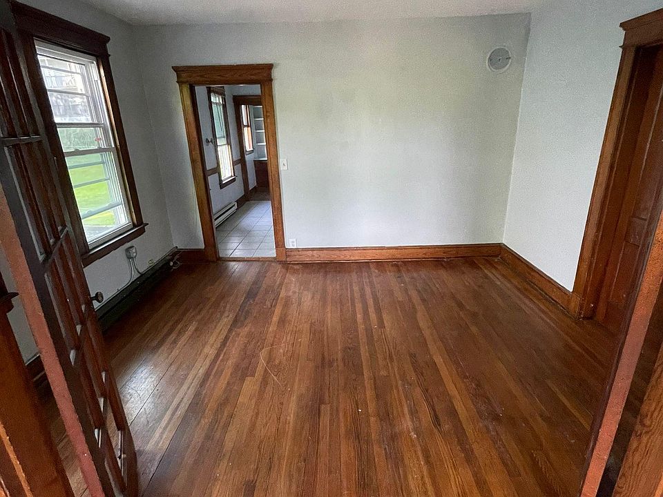 2nd image of 131 Draher Ave #2