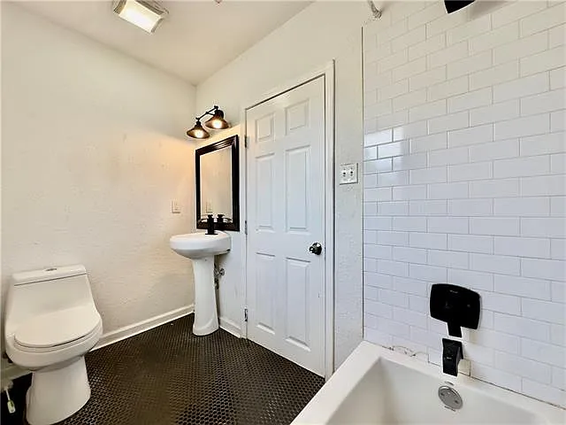 433 Homer St — Photo 14