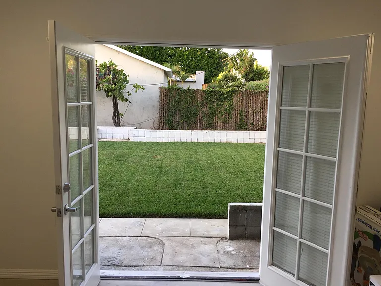 5038 Varna Ave — Photo 6