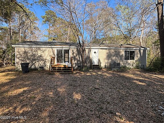 4th image of 649 Beachwood Dr SE