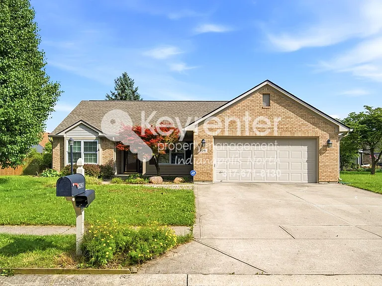 8241 Crosser Cir — Photo 1