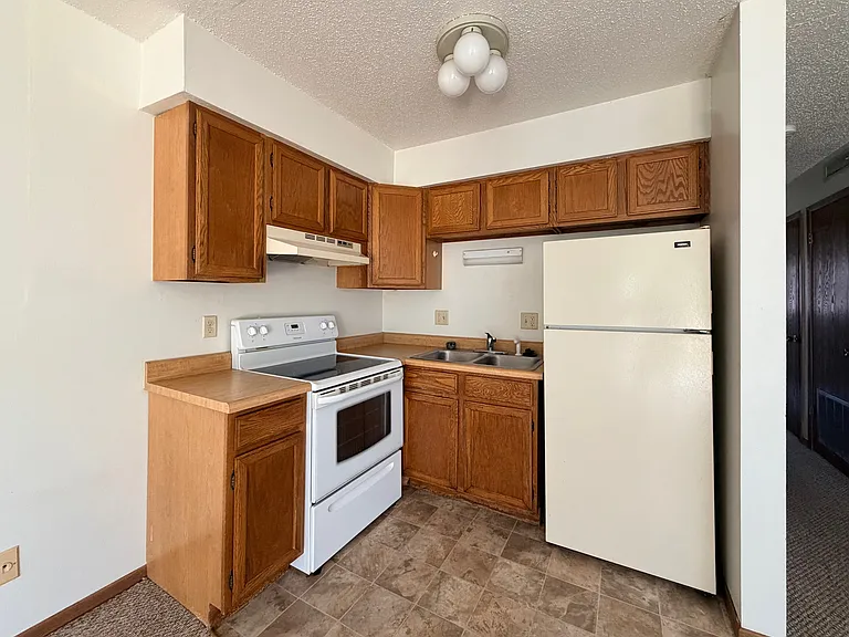 2601 Westwinds Dr — Photo 6
