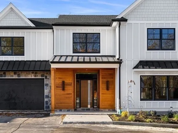 8 Orchard Rd #B, Gloucester, MA 01930