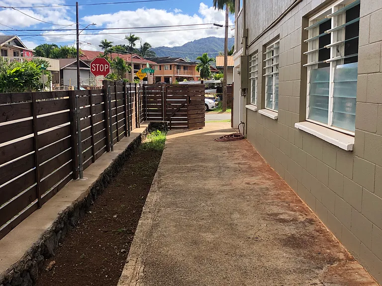 Oliana St — Photo 3