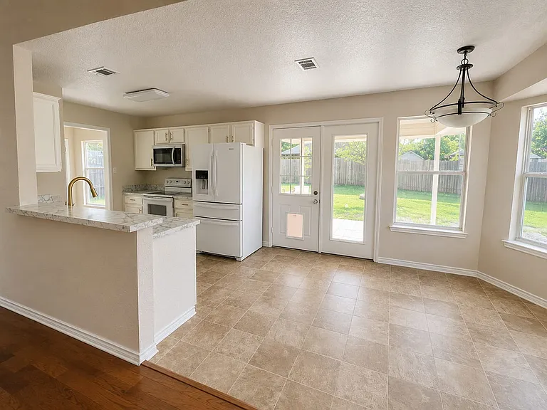 5009 Joseph Dr — Photo 11