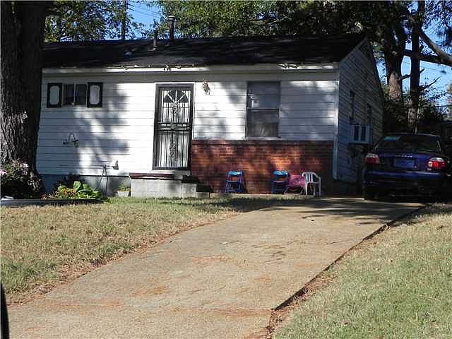 2nd image of 416 Washburn Dr