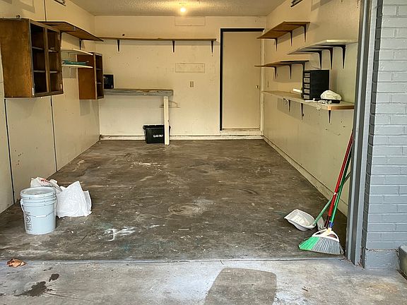 2nd image of 14601 NE Juniper Ave