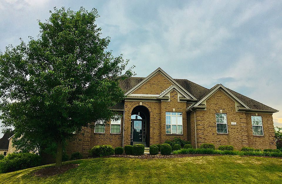 1st image of 220 Twin Pines Ln