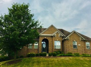 220 Twin Pines Ln, Frankfort, KY 40601