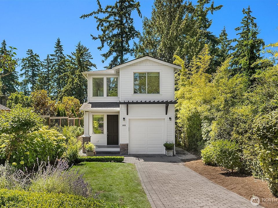 1st image of 809 16th Avenue W