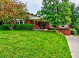 3303 Startan Ct, Louisville, KY