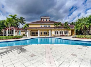 6510 Emerald Dunes Dr APT 302, Royal Palm Beach, FL 33411
