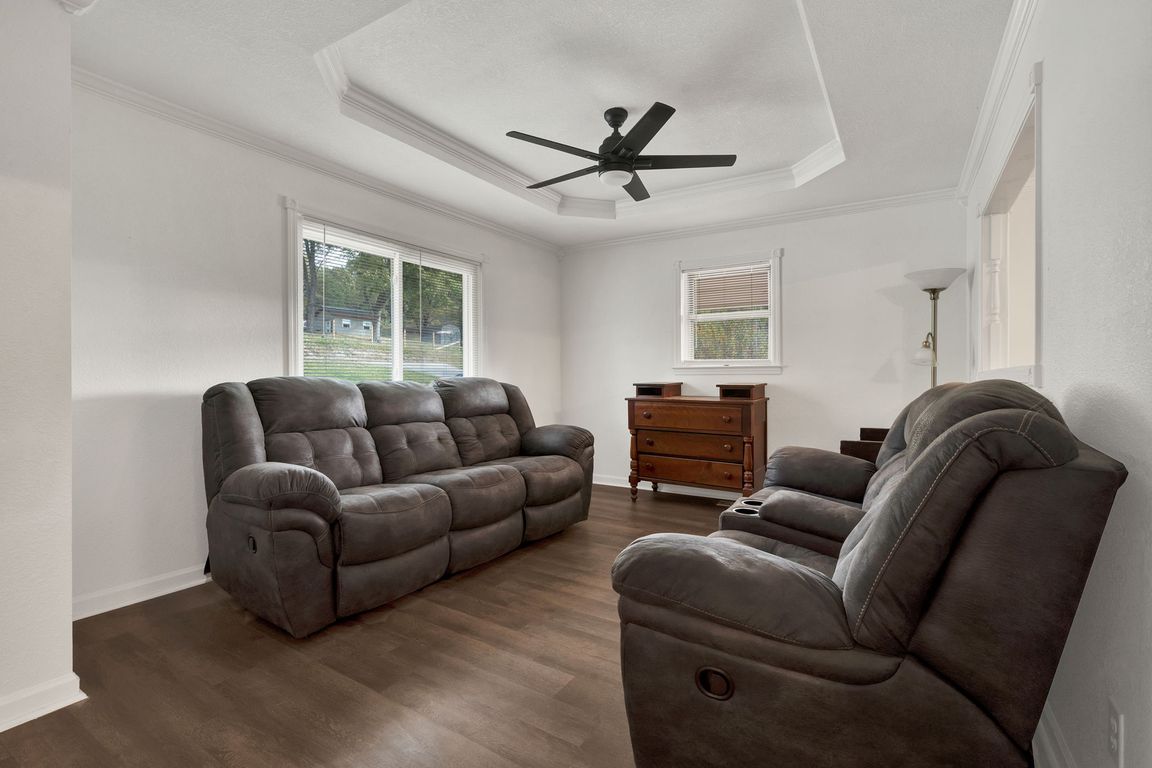 next background image