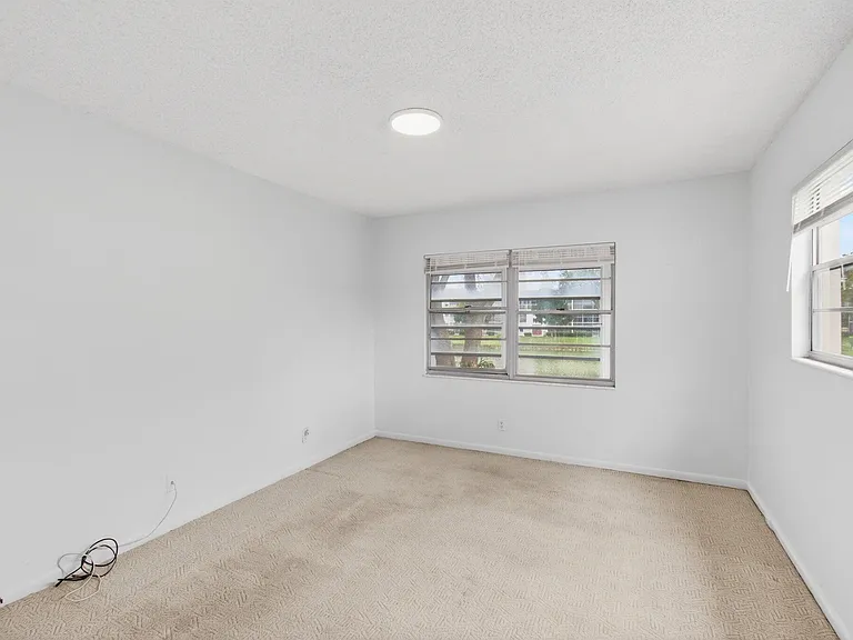 360 Fanshaw — Photo 23
