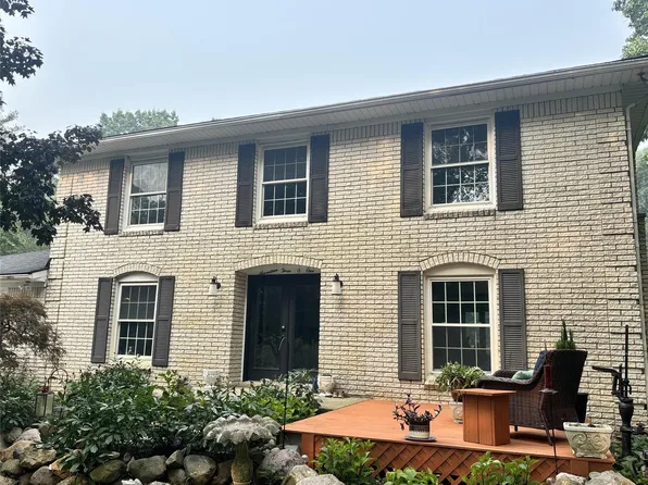 17301 Donohue Rd, Pinckney, MI 48169