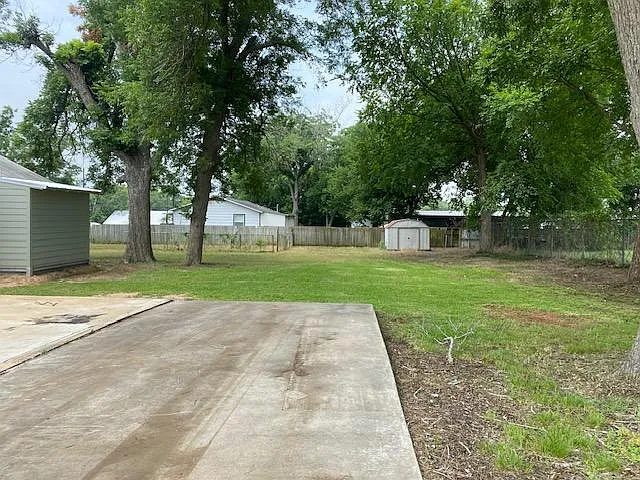 605 Giddings St — Photo 21