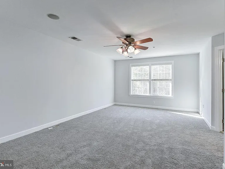 7576 Maidenhead Dr — Photo 21