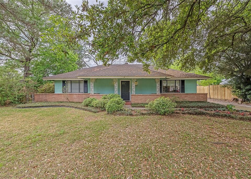 1st image of 765 Sue Barnett Dr