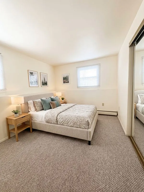 1 bed, 1.0 bath, 736 sqft, $1,900 — Photo 4
