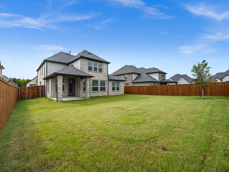 6506 Elaine Ct — Photo 4