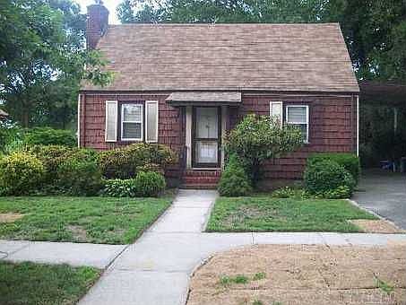1st image of 302 Cedar St