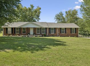 920 Clearview Rd, Cottontown, TN 37048