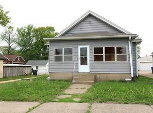 1308 S 9th St, Clinton, IA 52732
