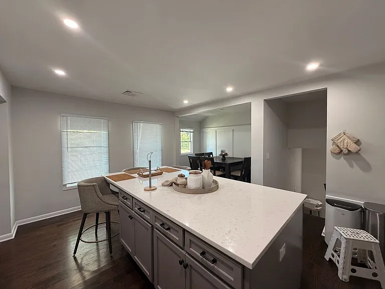 3684 Park Ave — Photo 6