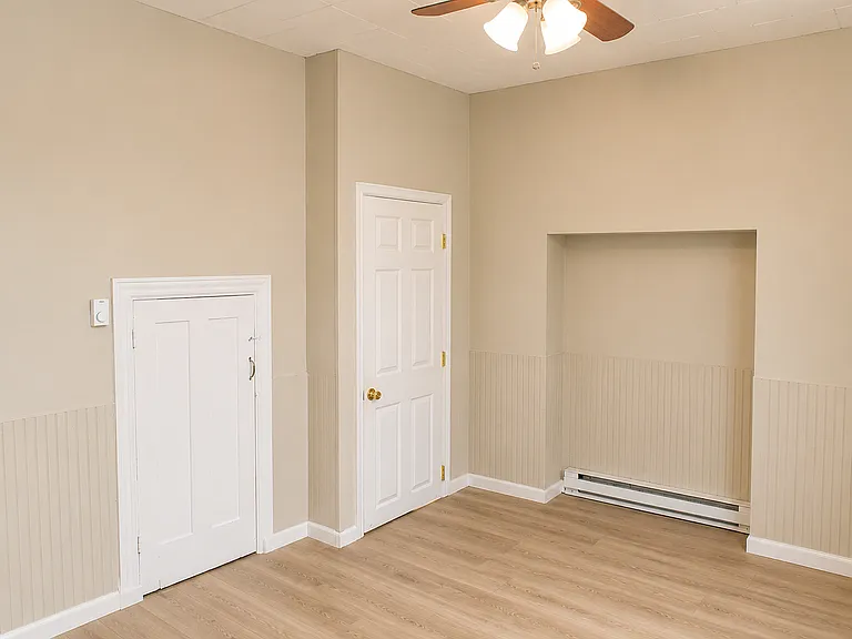 621 W Market St #1 — Photo 7
