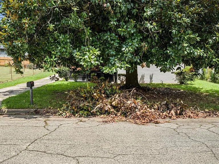 2353 Clarissa Dr NW — Photo 9
