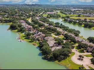 14 Crestview Trl, Houston, TX 77082