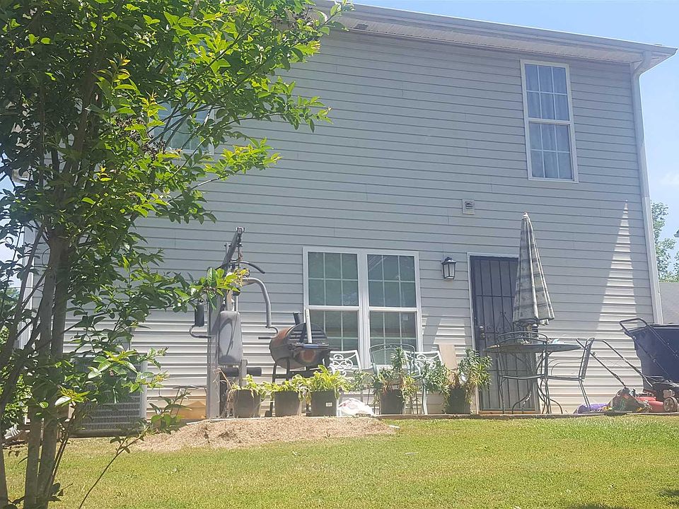 2nd image of 3923 Riverside Pkwy #25