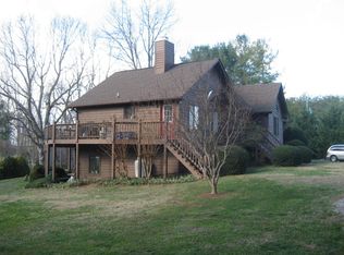 101 Pine Cone Dr, Huddleston, VA 24104
