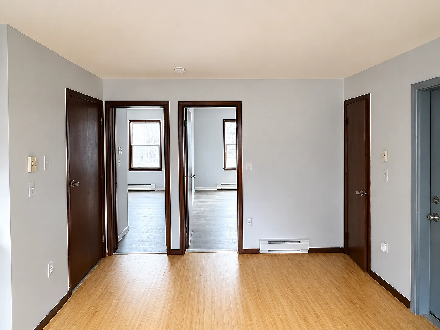 2 bed, 650 sqft, $1,820 — Photo 4