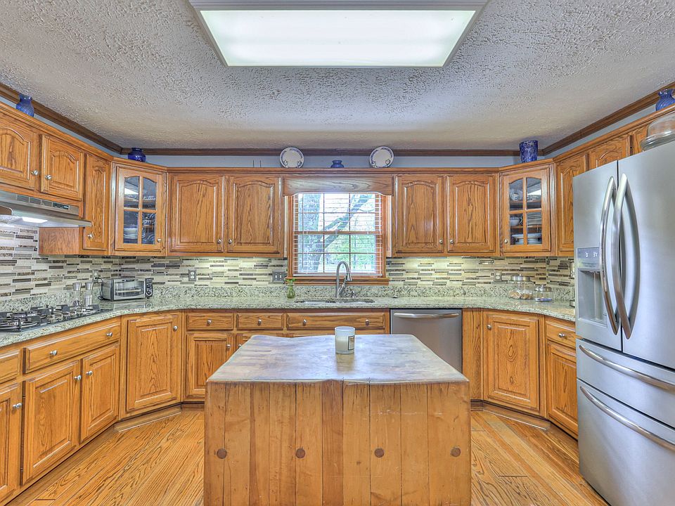 28th image of 117 Brights Ln
