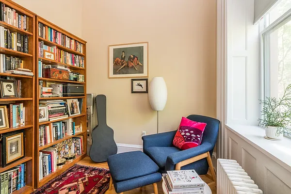 Rented by MNS | media 6