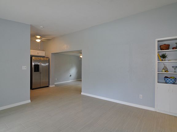 5th image of 1332 Hillcrest Dr