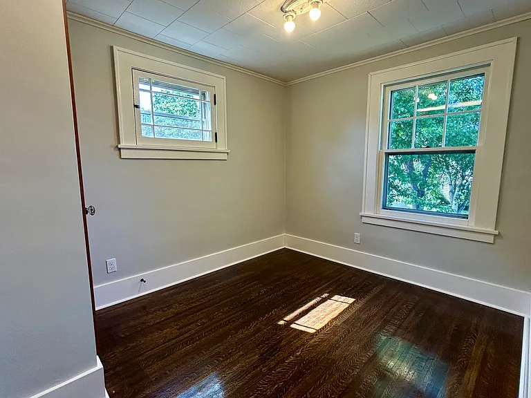 329 Somershire Dr — Photo 22