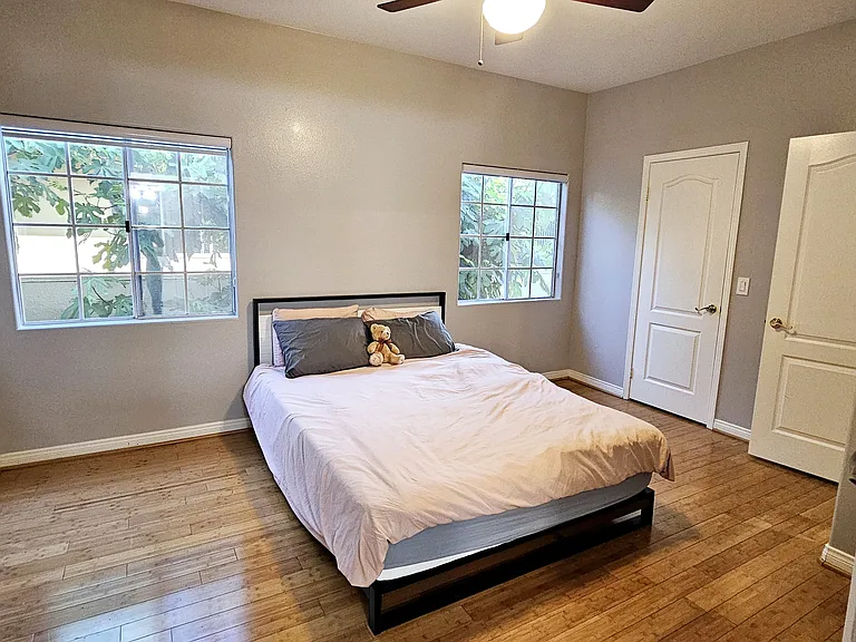 4080 Tujunga Ave #104 — Photo 8