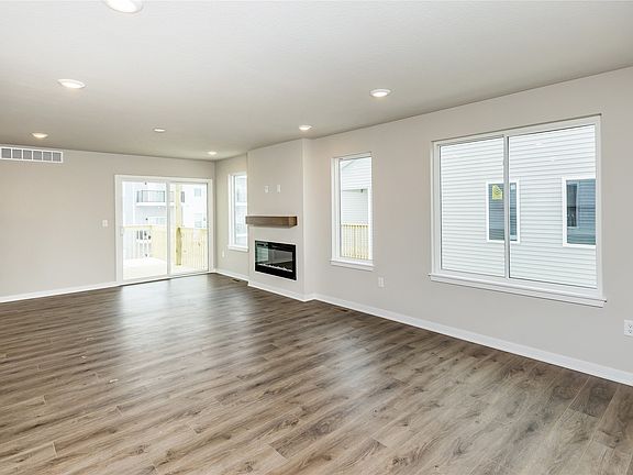 3rd image of 722 Caliburn St