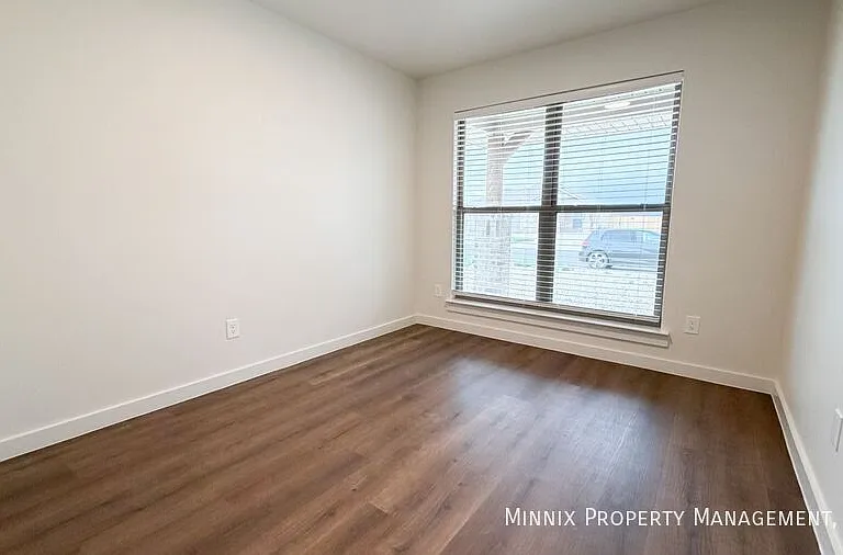 2151 Langford Ave — Photo 14
