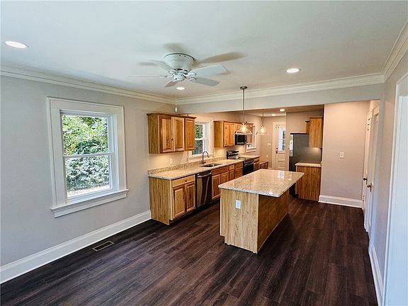 4th image of 212 Whitehall Rd