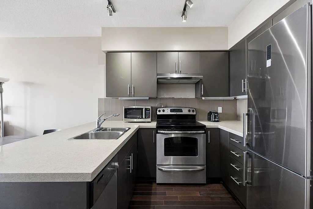 1 bed, 650 sqft, $1,900 — Photo 2
