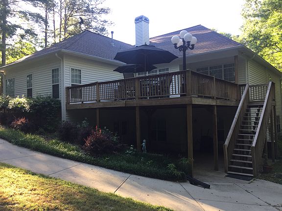 3rd image of 195 Sweetwater Dr