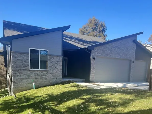 19620 Ewel Ct, Plattsmouth, NE 68048