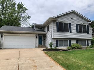 112 Highland Ave, Charles City, IA 50616