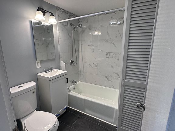 4th image of 52 Stockman St #1