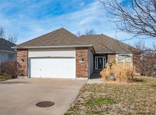 2412 S Arrowhead Ave, Independence, MO 64057