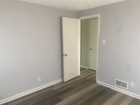 5th image of 838 W 11th St APT C